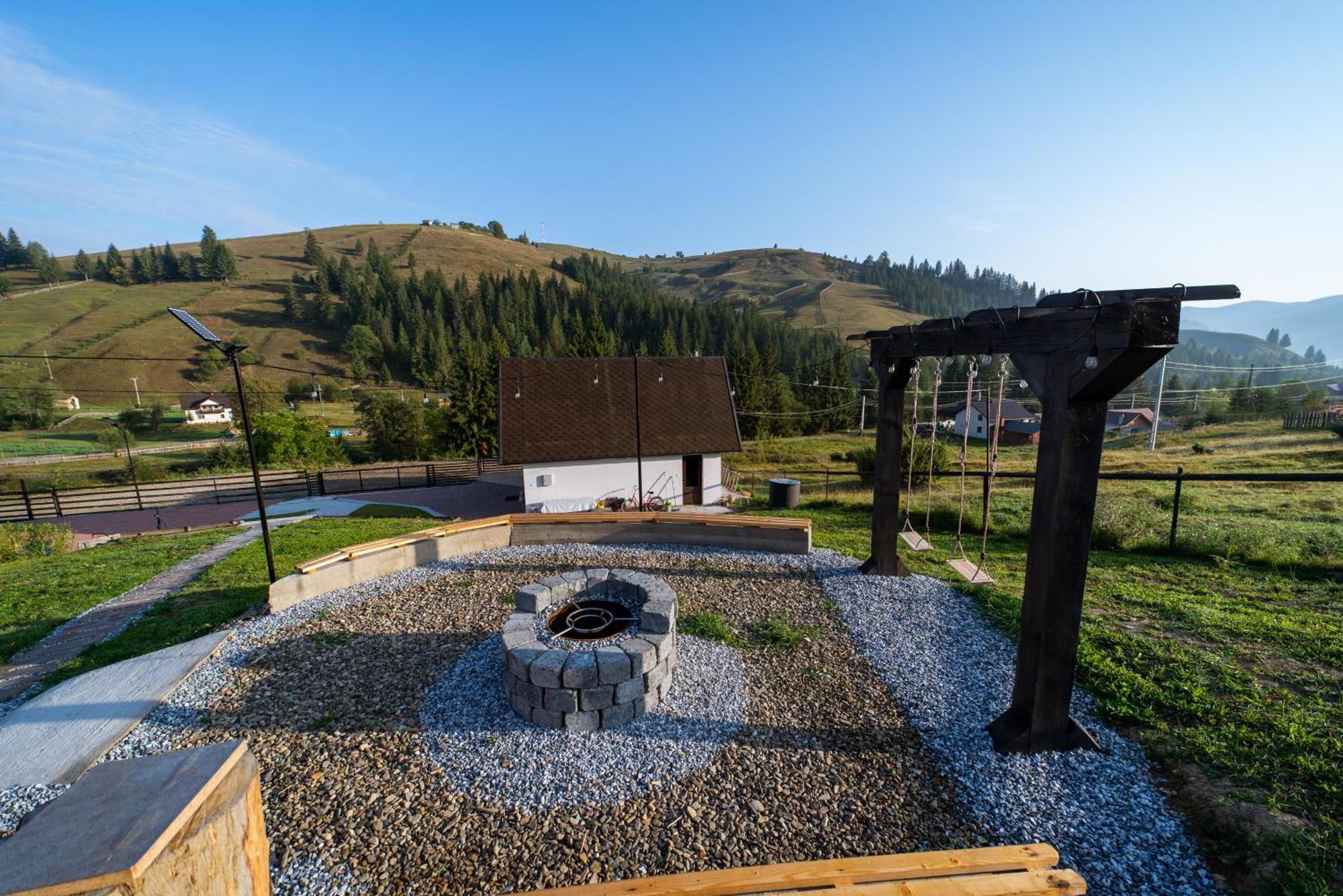 Hotel A Pisc Vatra Moldoviţei Zewnętrze zdjęcie