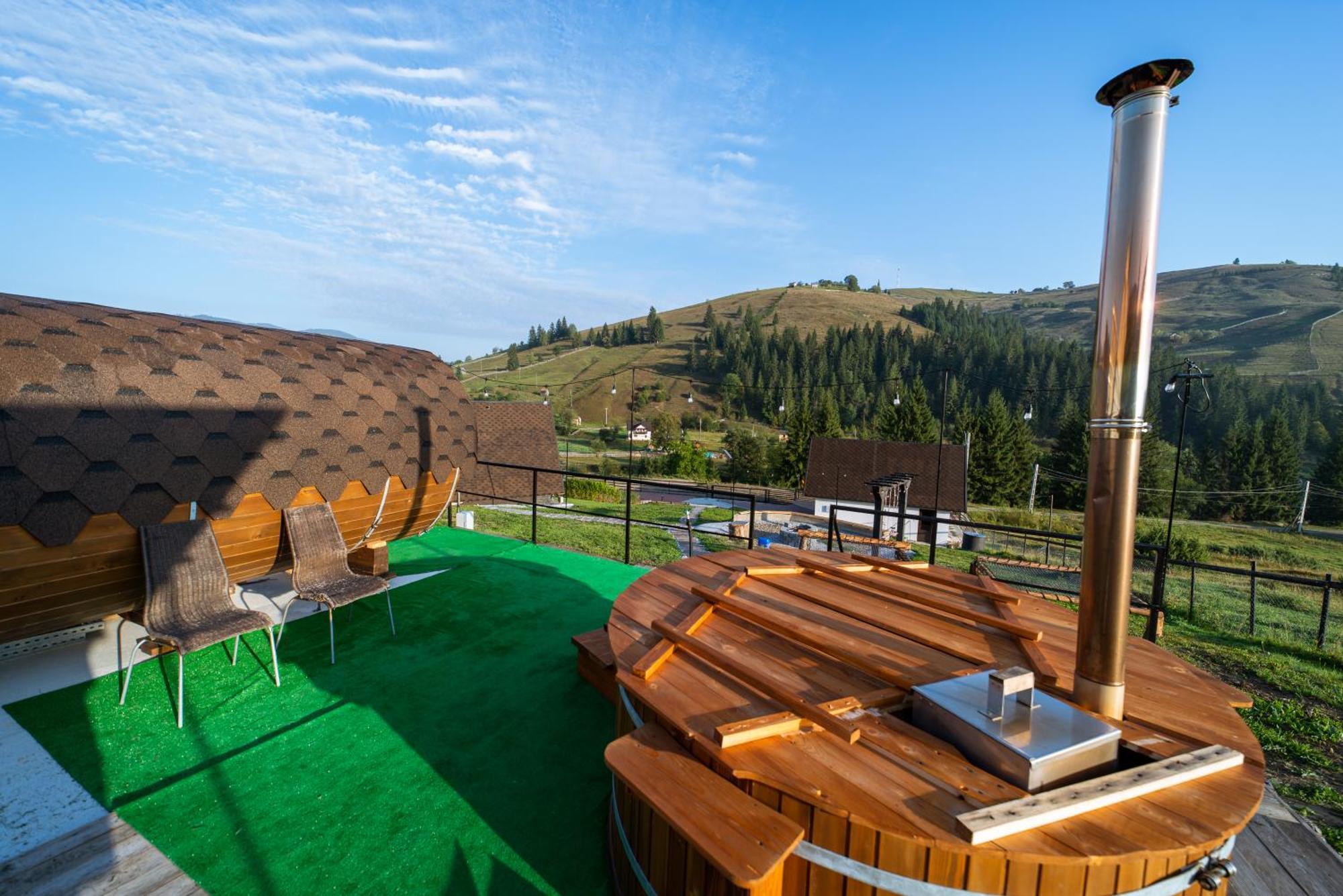 Hotel A Pisc Vatra Moldoviţei Zewnętrze zdjęcie