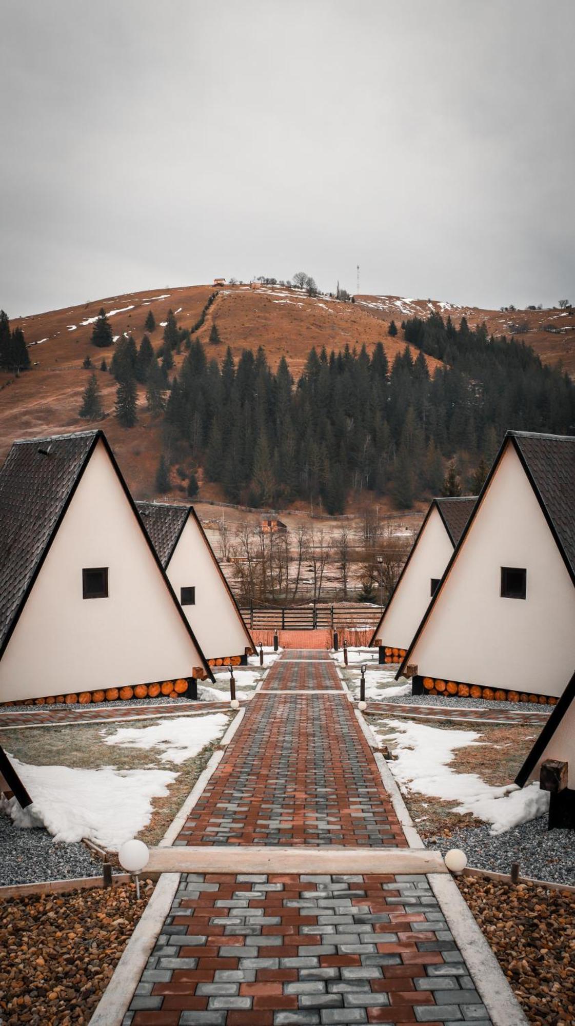 Hotel A Pisc Vatra Moldoviţei Zewnętrze zdjęcie